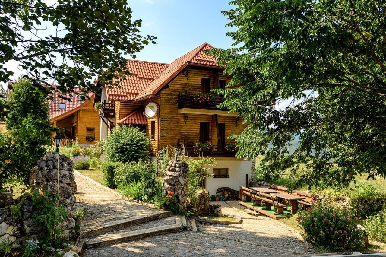 House Mrzlin Grad Guest House Korenica Exterior photo